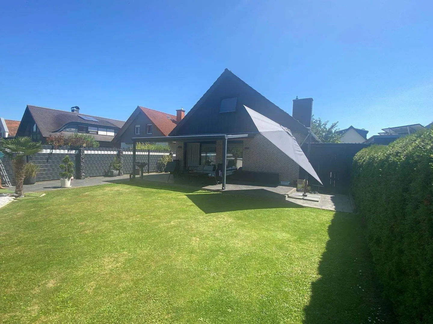 Einfamilienhaus mit Einliegerwohnung und Pool – Foto 6