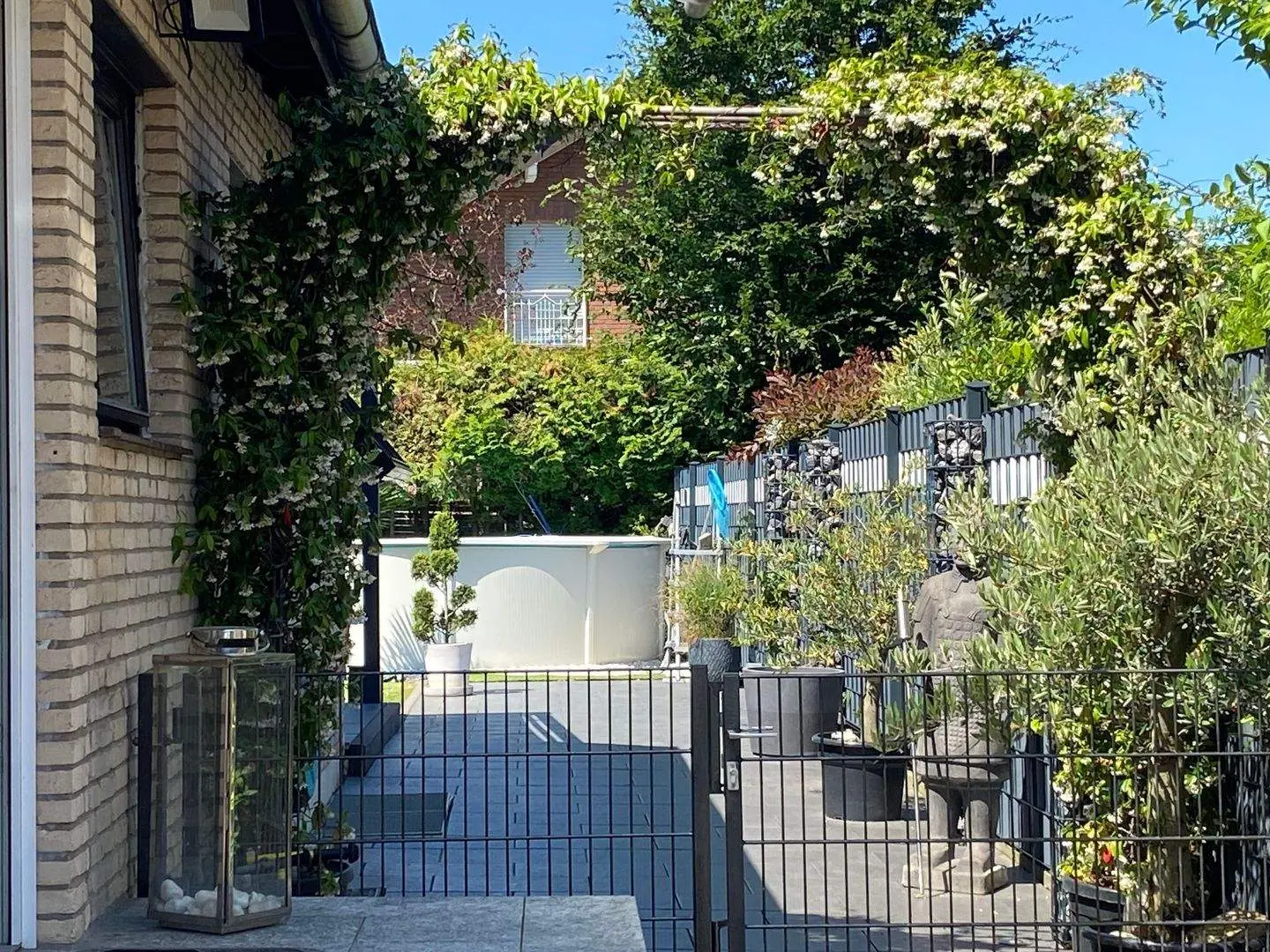 Einfamilienhaus mit Einliegerwohnung und Pool – Foto 17