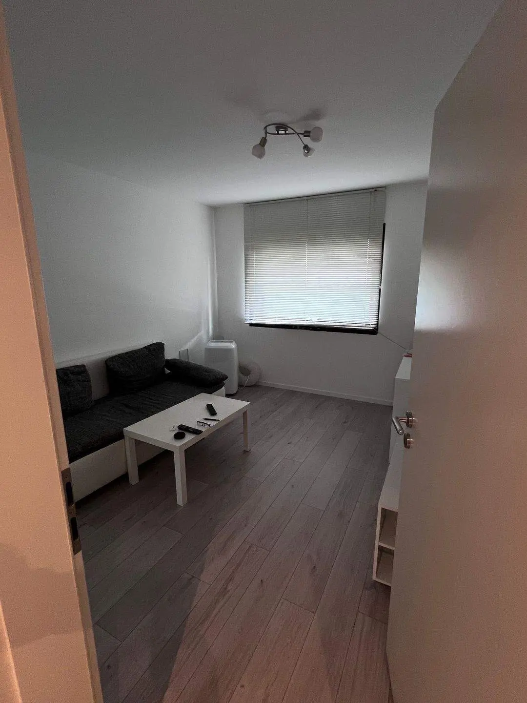 Einfamilienhaus mit Einliegerwohnung und Pool – Foto 37