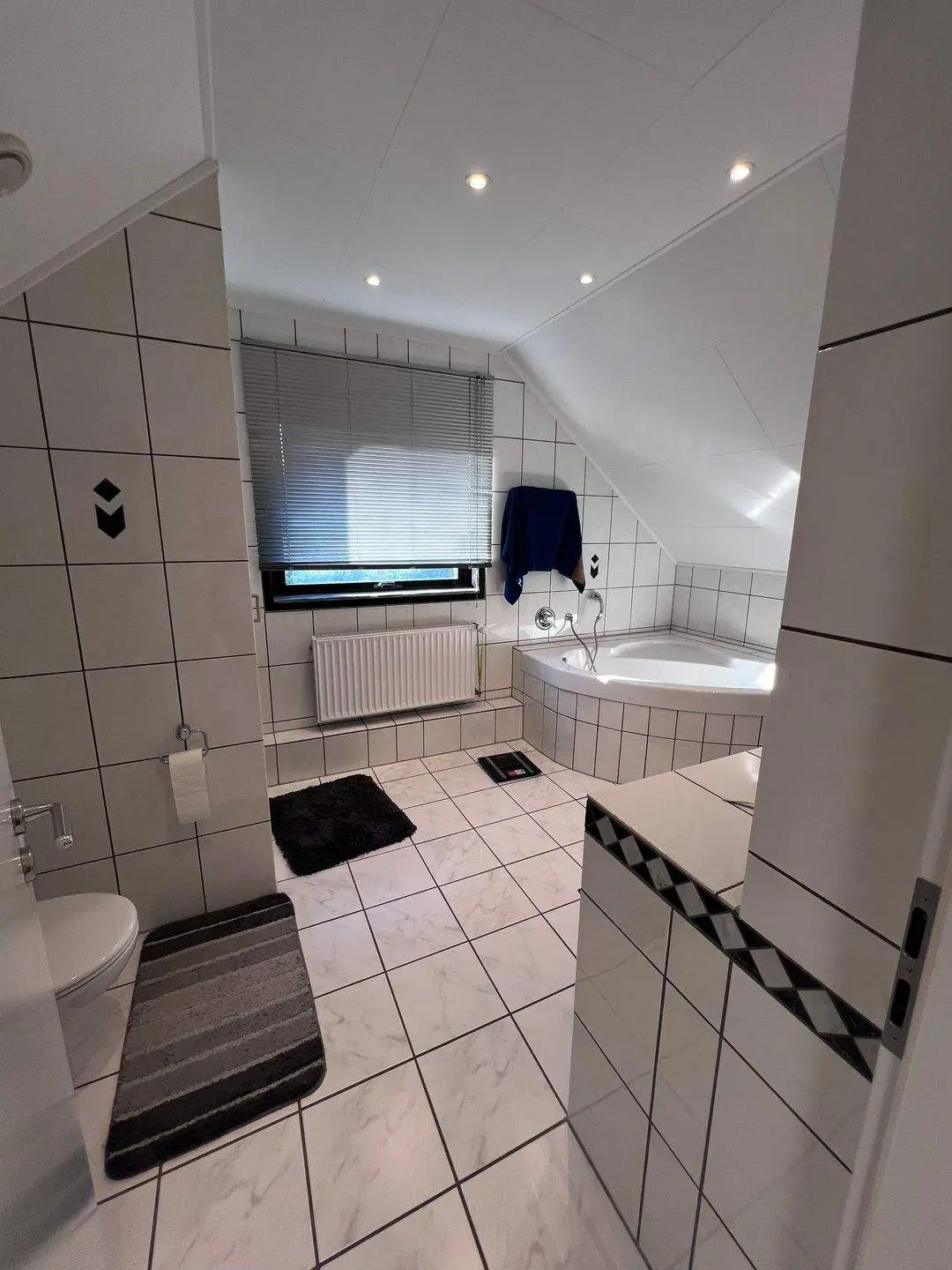Einfamilienhaus mit Einliegerwohnung und Pool – Foto 41