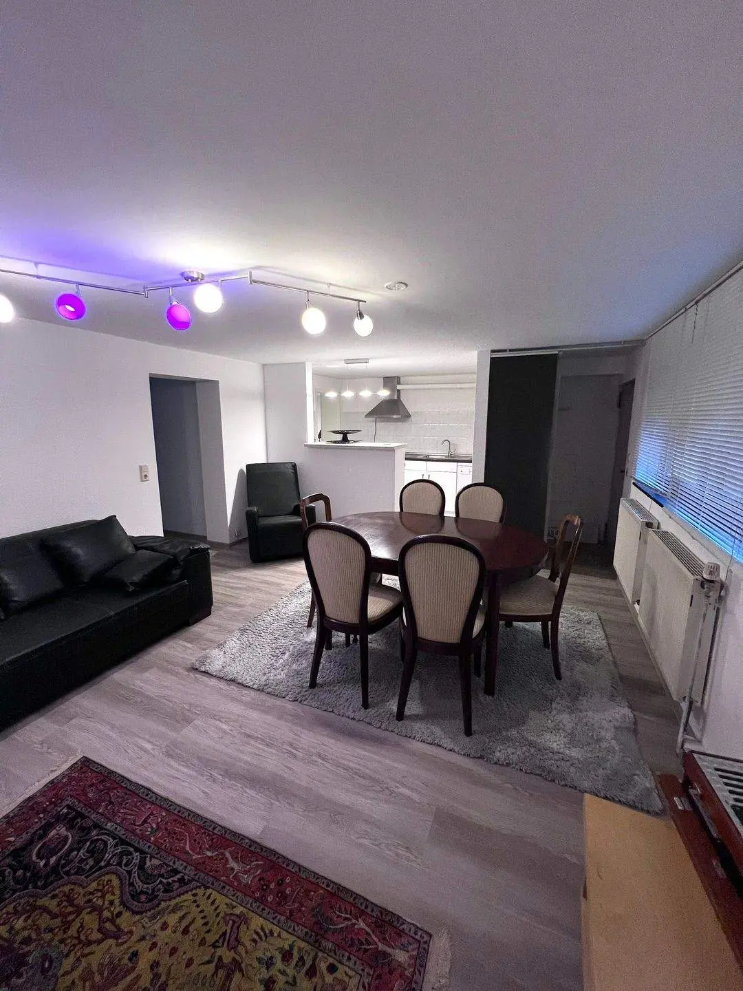 Einfamilienhaus mit Einliegerwohnung und Pool – Foto 47