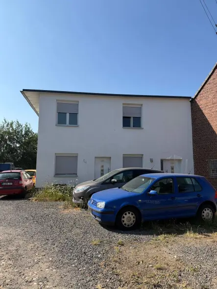 Wohnhaus mit Werkstätten und großem Grundstück – Foto 2