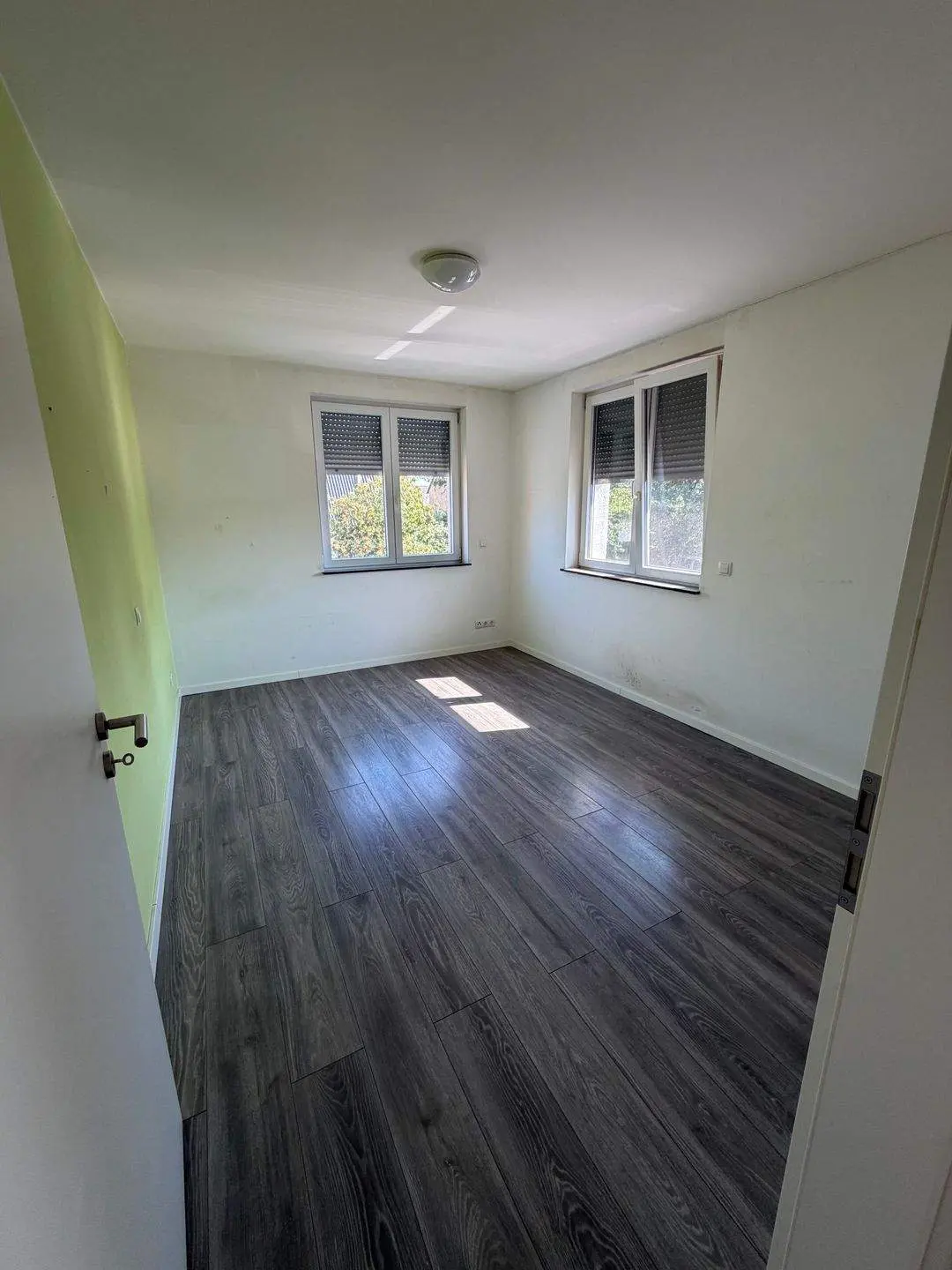 Wohnhaus mit Werkstätten und großem Grundstück – Foto 4