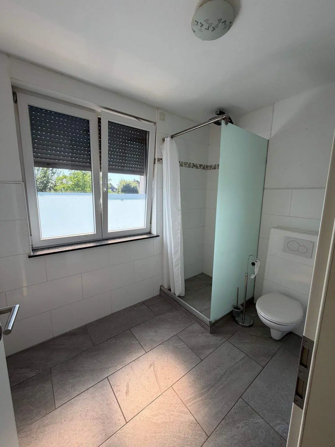 Wohnhaus mit Werkstätten und großem Grundstück – Foto 10