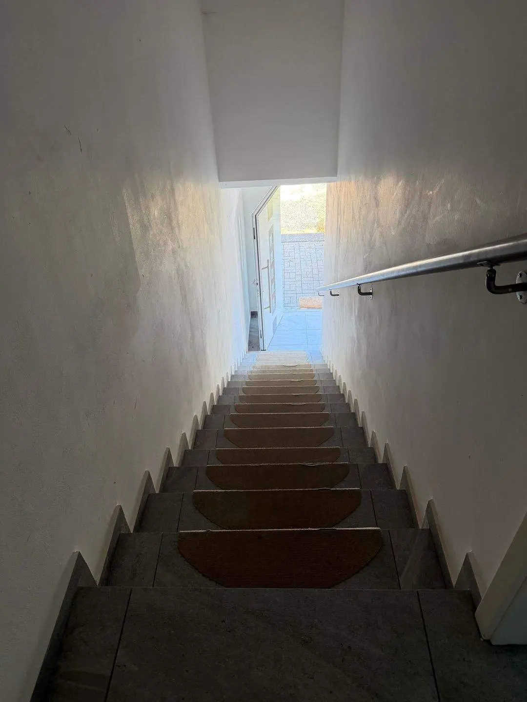 Wohnhaus mit Werkstätten und großem Grundstück – Foto 12