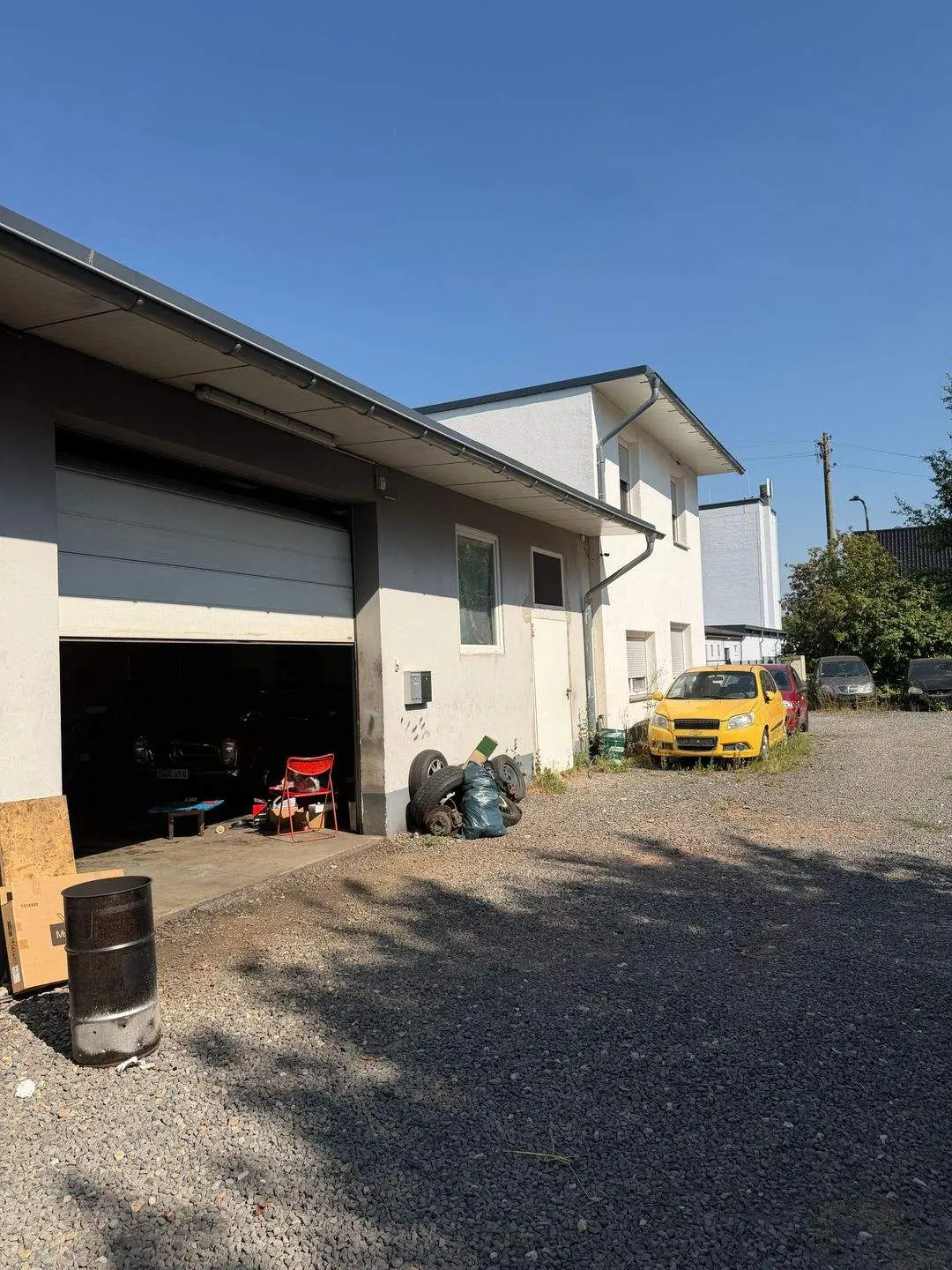 Wohnhaus mit Werkstätten und großem Grundstück – Foto 16